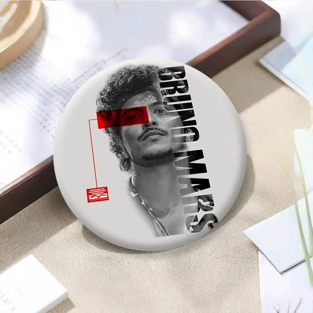 Singer B-Bruno Mars The Romantic Badges Creative Tinplate Button PinsBrooch Badge Clothes Backpack