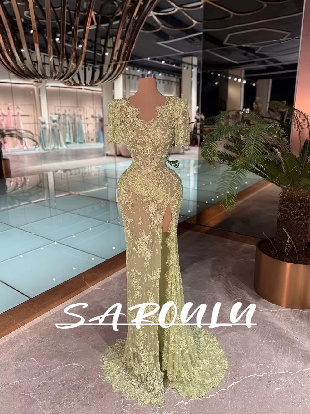 

Fully Lace Classic Mermaid Evening Dress With High Slit Sexy Pleated Romantic Short Sleeves Glitter Customized Cocktail Gown