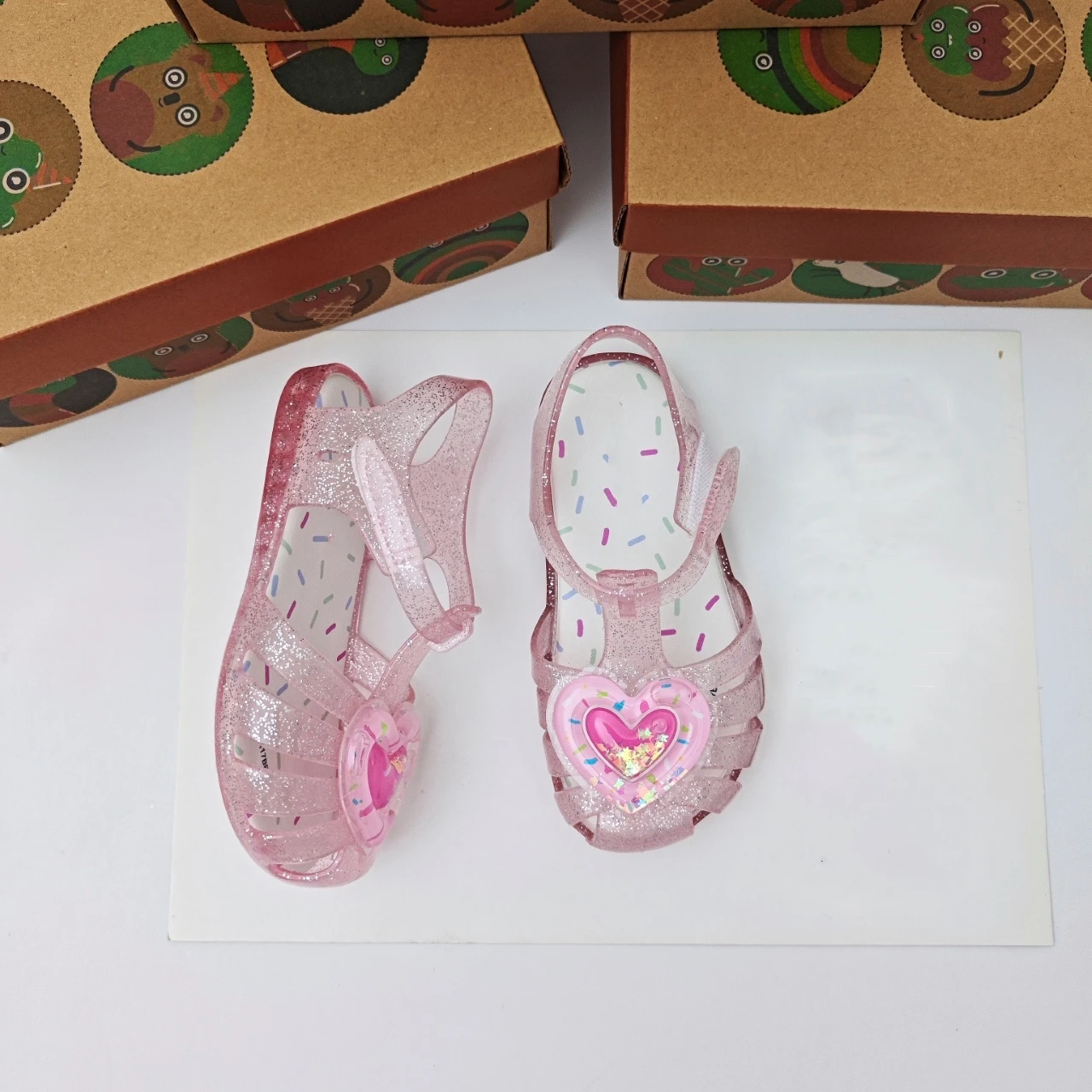 

Children's Baotou Hollow Sandals Kids Gradient Cake Flowing Heart Beach Shoes Toddlers Cherry Flowing Sand Casual Jelly Shoes