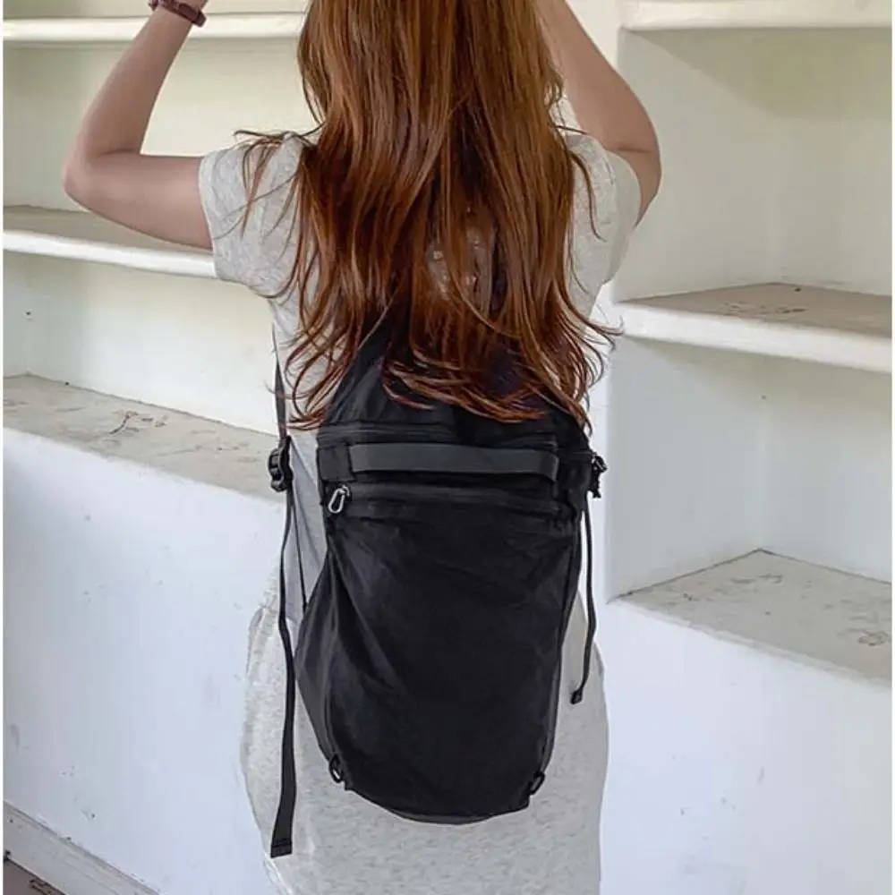 Mochilas de estilo coreano de Color sólido, bolso de mano de diseño de nicho, bolsa de nailon suave ligera, bolsa de hombro deportiva de gran capacidad, bolsa de Fitness