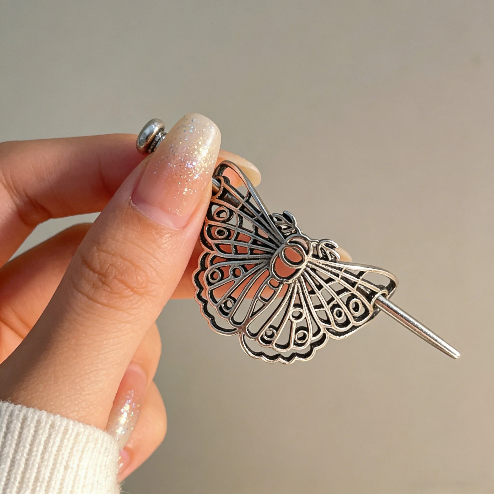 アンティーク調　オリジナル漢服旗袍ファッション　ニッチなヘッドウェア　ヘアピン　合金製蝶　コミック展　コスプレ衣装アクセサリー