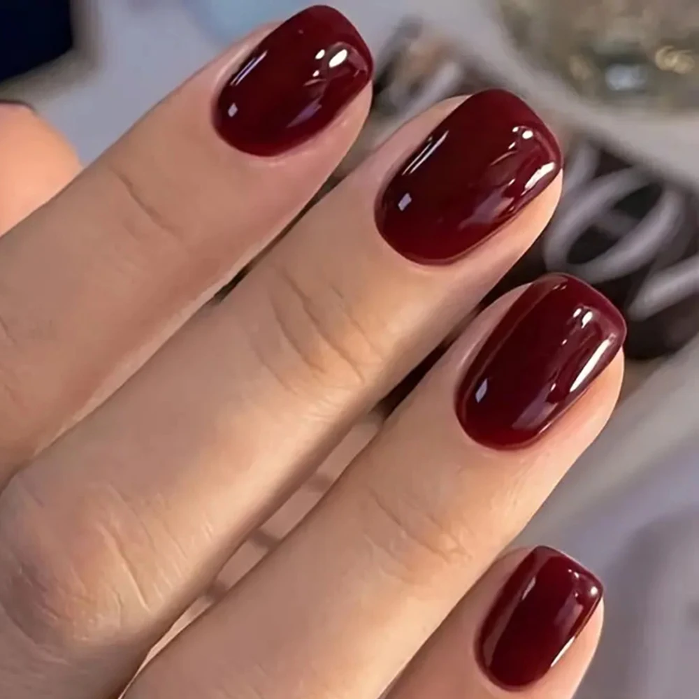 

24PCS Press On Nails Short Square Wine Red Full Cover Fake Nail Set Summer Nails Tipsy Christmas Mother's Day Glisten