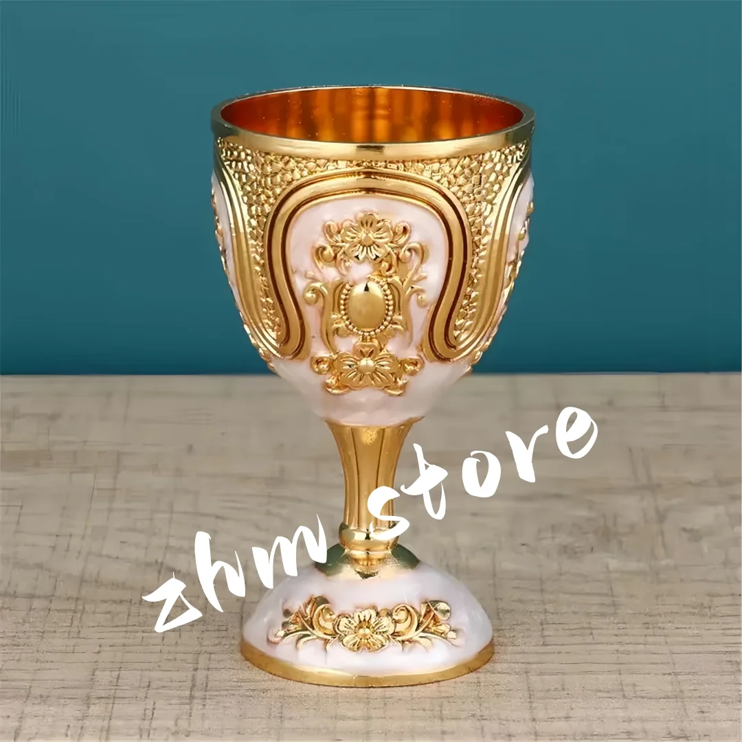 1pc European Goblet, Alloy Vintage Portable Chalice, Carved Mini Spirit Vodka Cup