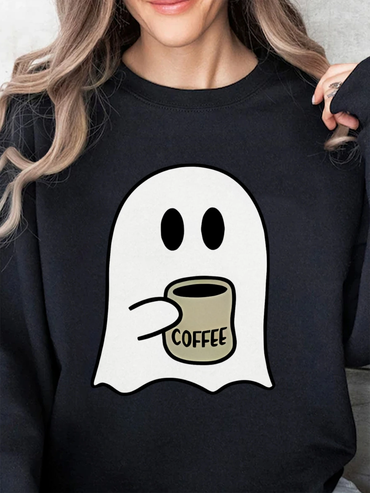 女性の面白いハロウィンコットンクルーネックスウェットシャツコーヒーを飲むグラフィックパーカーソフト通気性秋クルーネックプルオーバー