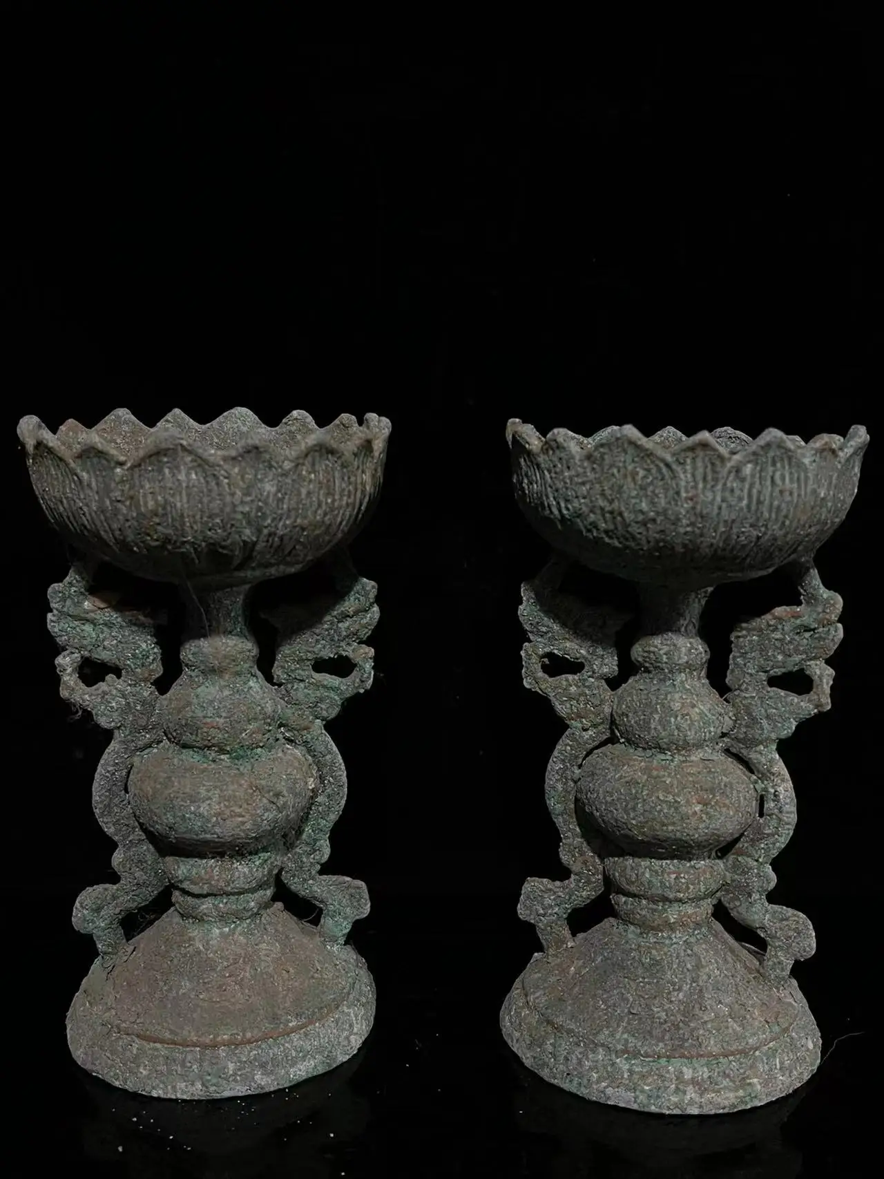 

Antique Chinease Han Dynasty(25-186) bronze Lotus&Dragon lamp stand,A Pair,Handicrafts,best collection&adornment, Free shipping