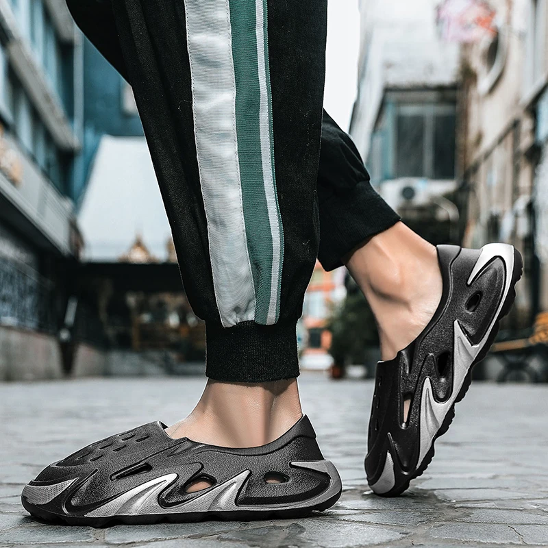 

Men's Color-blocked Slip-on Flat-heeled One-piece Soft and Lightweight Anti-slip Quick-drying Summer Large-size Outdoor Slippers