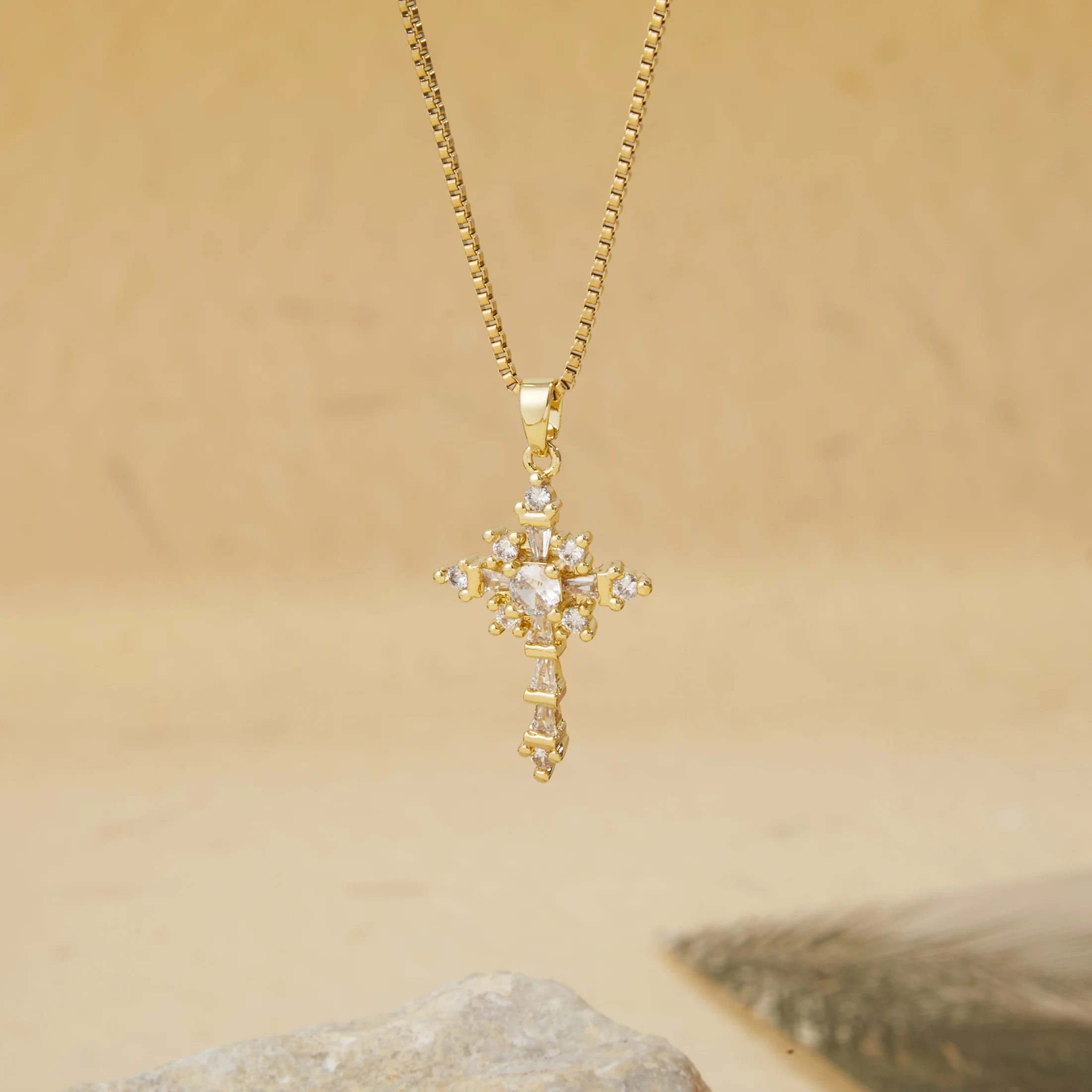 Cubic Zirconia Lucky Cross Pendant for Women\'s Stainless Steel Plated 18k Gold Fashion Simple Jewelry Gift Necklace