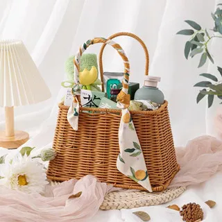 Creative Small House Pastoral Style Portable Rattan Straw Bag Cabin Portable Woven Bag Picnic Storage Basket