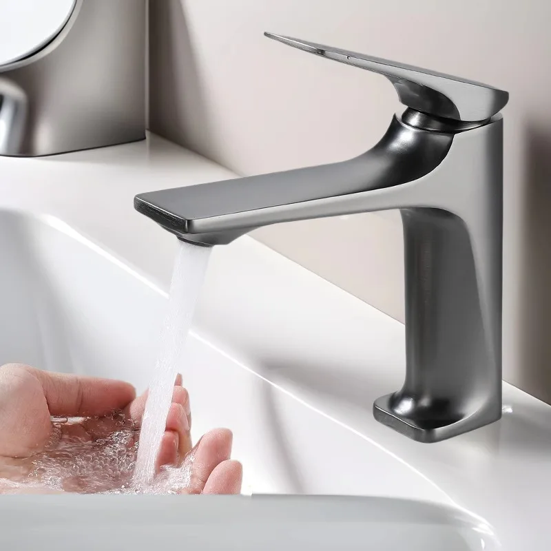 

Upgraded Copper Core Basin Hot and Cold Water Faucet Home Bathroom Wash Basin Splash-proof Faucet High Quality