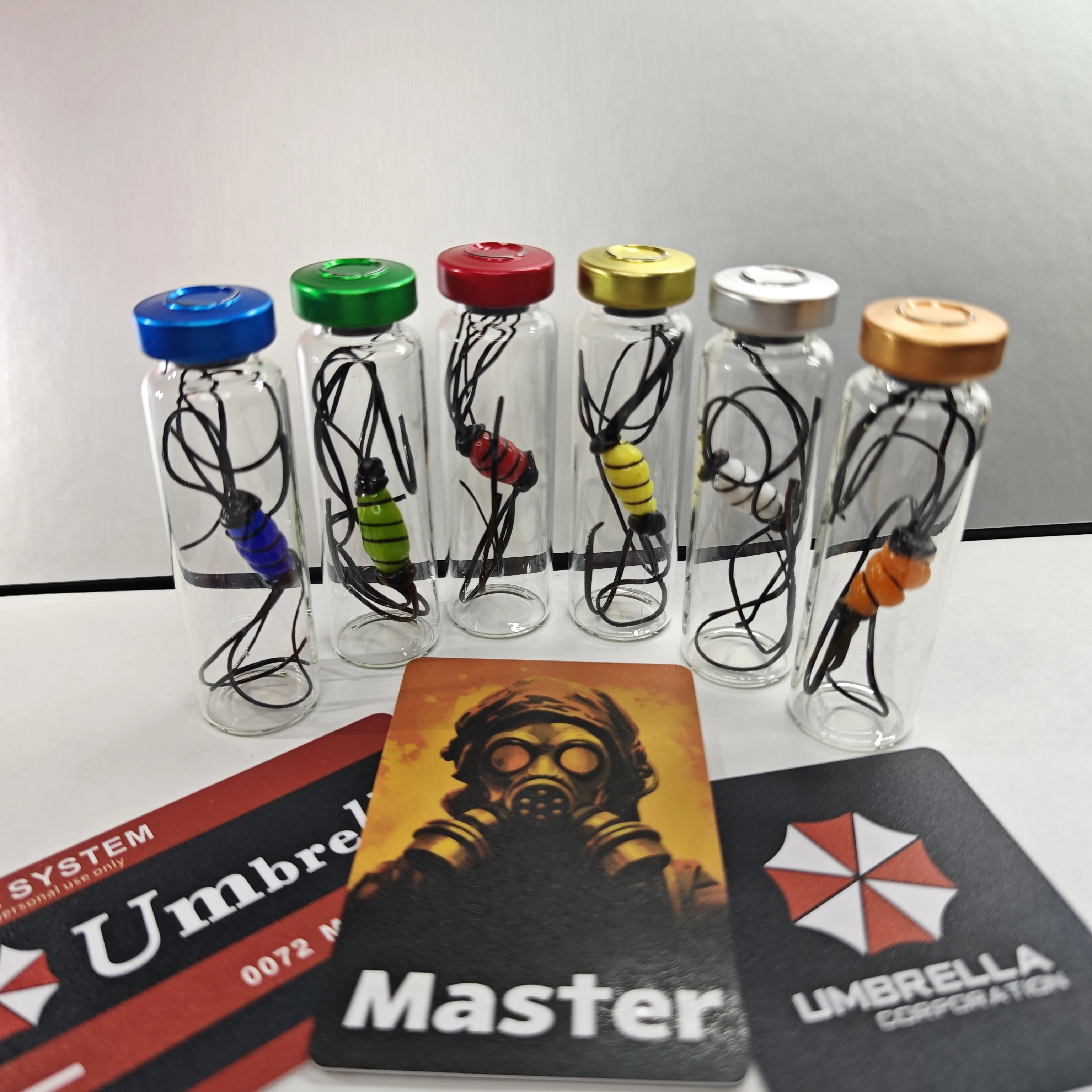 عرض نموذج زجاجة عينة لفيروسات الشر المقيم - هدية قابلة للجمع بشعار شركة المظلة #1