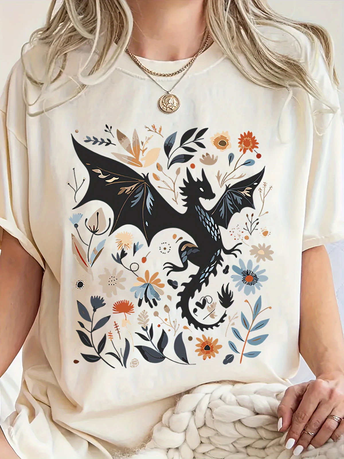Ladies' Dragon Patterned T-shirt with Floral Fantasy Print Casual Summer Top, Rustic Dragon Themed Aesthetic T-shirt