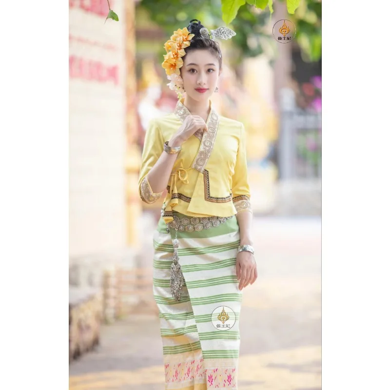 

Thailand Traditional Clothing for Women Blouse Tops Pha Sin Skirt Thai Dress Dai Restaurant Hotel Daily Welcome Work Clothes