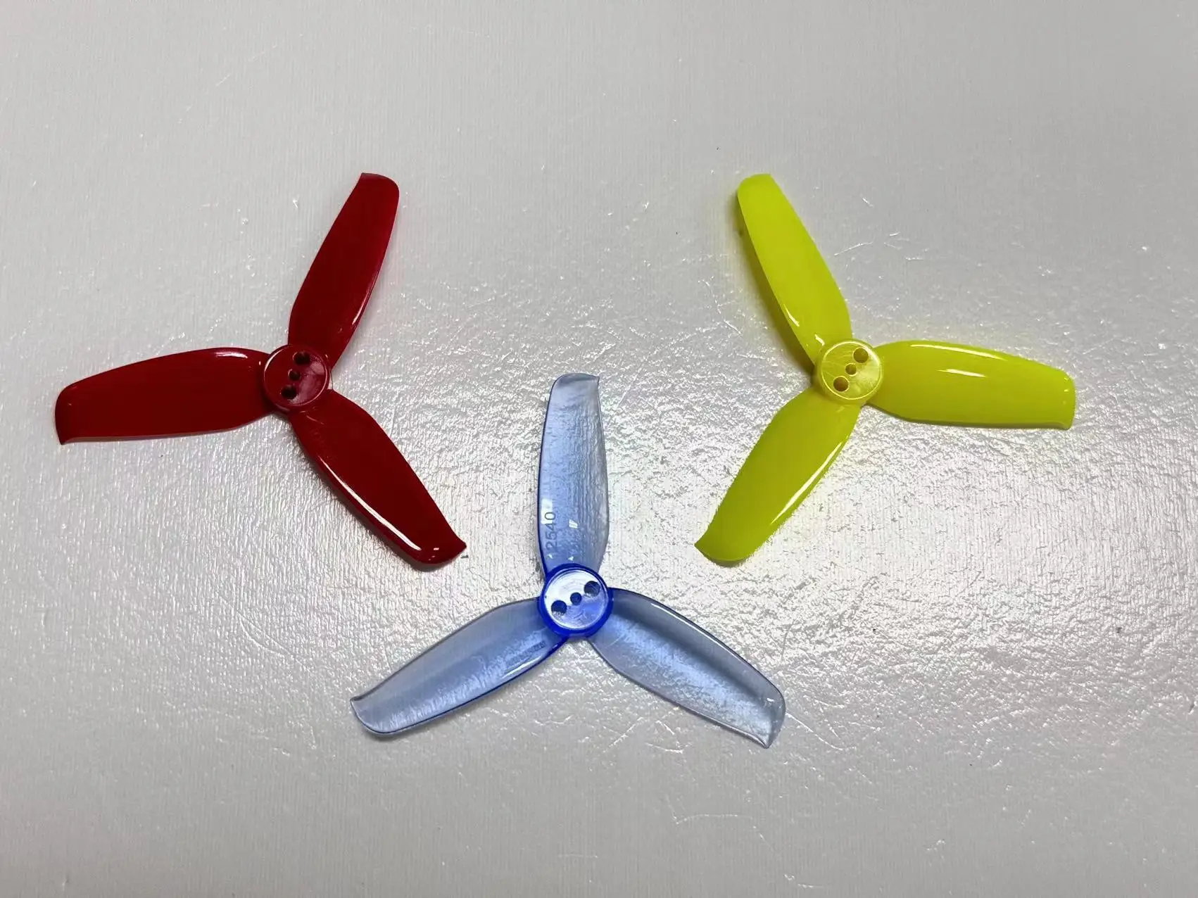 3 holes 6 colors Gemfan 2540 2.5x4.0 FPV PC 3 propeller Prop Blade CW CCW shaft through the machine more special motor 1105