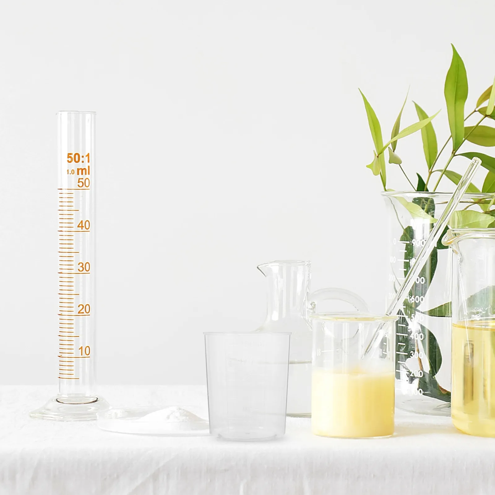 30Pcs Scientific Measuring Beakers Set ABS Material Clear Scale Design Smooth Pouring Stable Base for Lab Experiment Classroom