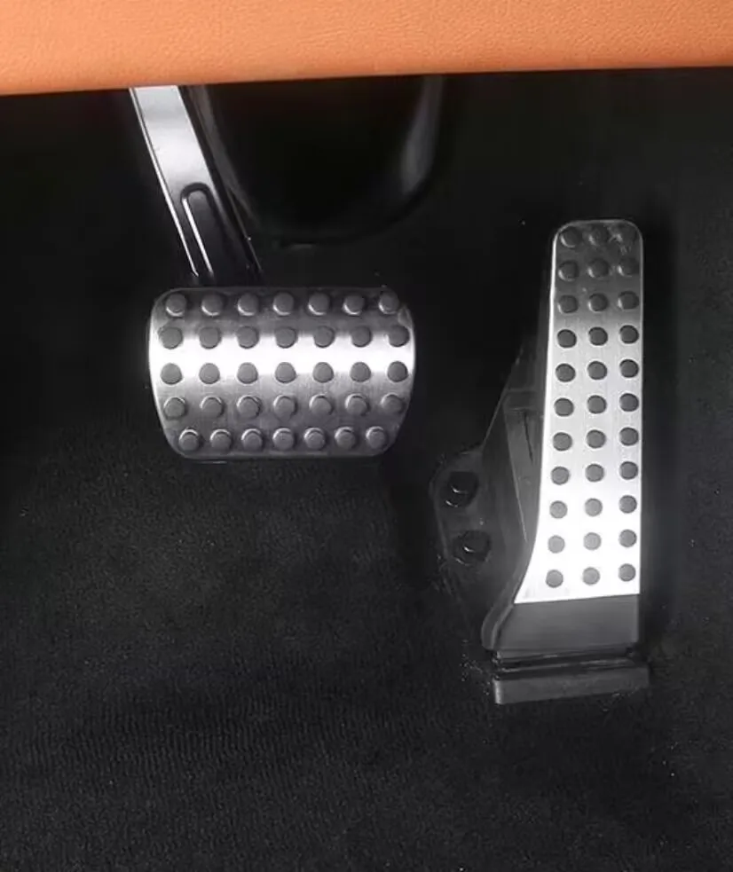 

Для Mercedes-Benz C, E, S, G, CLS, GLC, GLK, SLK, EQC, EQE, EQS классов W205, W206, X253, W213: 2 шт. накладок на педали газа и тормоза, автомобильные аксессуары