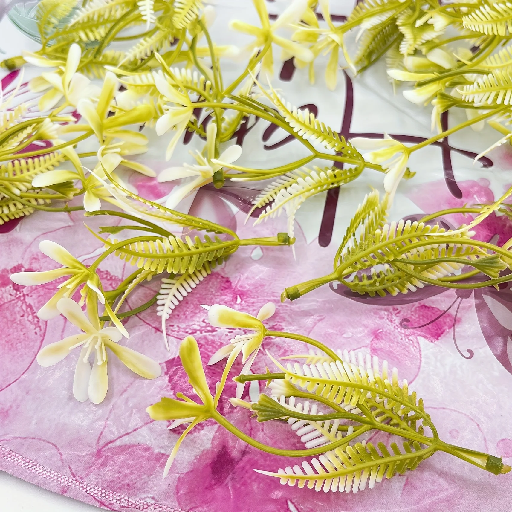 10 Stück künstliche grüne Blätter Blumen Simulation Kunststoff Gras gefälschte Pflanze für Zuhause Wand Dekor Garten DIY Mini Blumen Zubehör – Detail 3