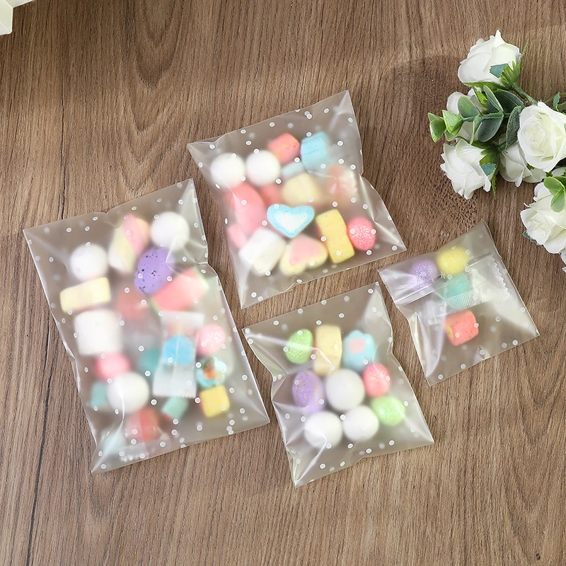100 Stück gepunktete Geschenktüten, selbstklebende Kunststoff-Süßigkeiten-Keks-Verpackung für Hochzeit, Geburtstag, Babyparty, Partyzubehör, Taschen für Süßigkeiten