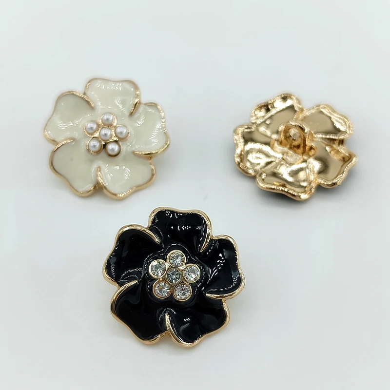 20MM Black White Flower Design Fashion Shank Buttons Wholesale Pearl Rhinestone Bead Luxury Decor Metal Sewing Accessories DIY