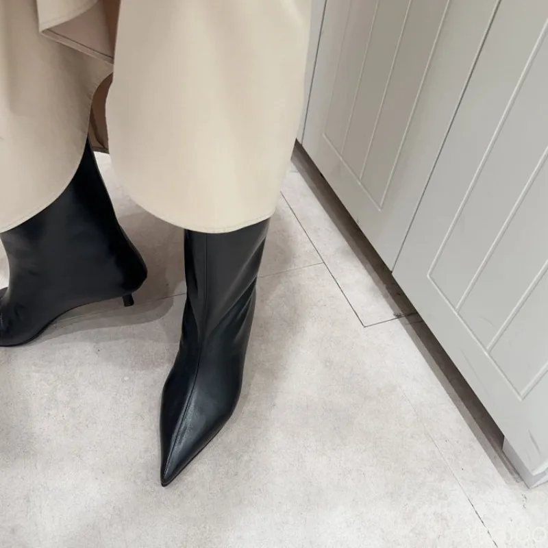 الخريف والشتاء موضة جديدة وأشار القط كعب أحذية بوت قصيرة للنساء كعب منخفض كعب نحيف الرجعية واسعة الفم المرأة منتصف قطع الأحذية