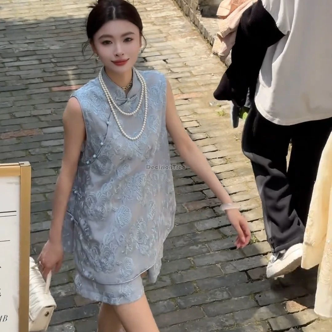 2025 النمط الصيني الجديد فضفاض غير رسمي بلا أكمام الوقوف طوق Chonegsam بلوزات وسراويل قصيرة الصيف النساء موضة تانغ دعوى 2 قطعة مجموعة #6