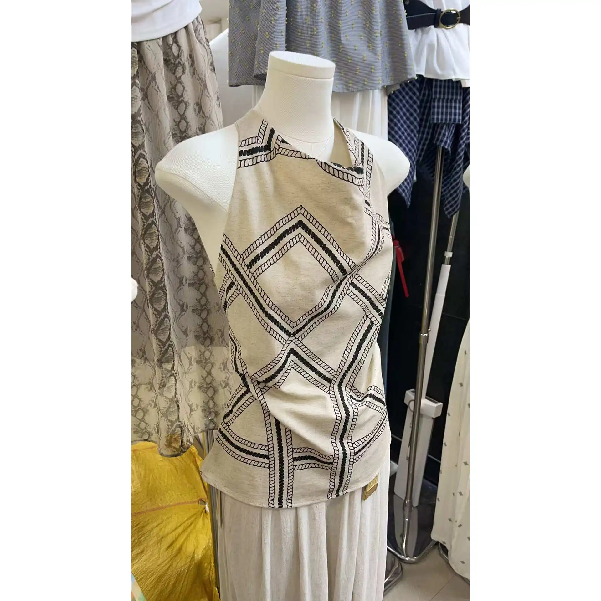 

Summer Unique Street Sle Printed Ne Hanging Svel Vest Women's Clothing Eye Refreing Old Money Trend Casual Top