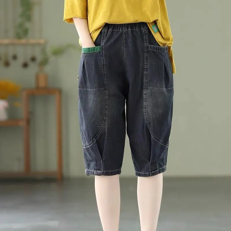 Vintage cintura elástica denim shorts feminino verão solto tamanho grande retro escuro relaxado calças individualidade retalhos rasgado