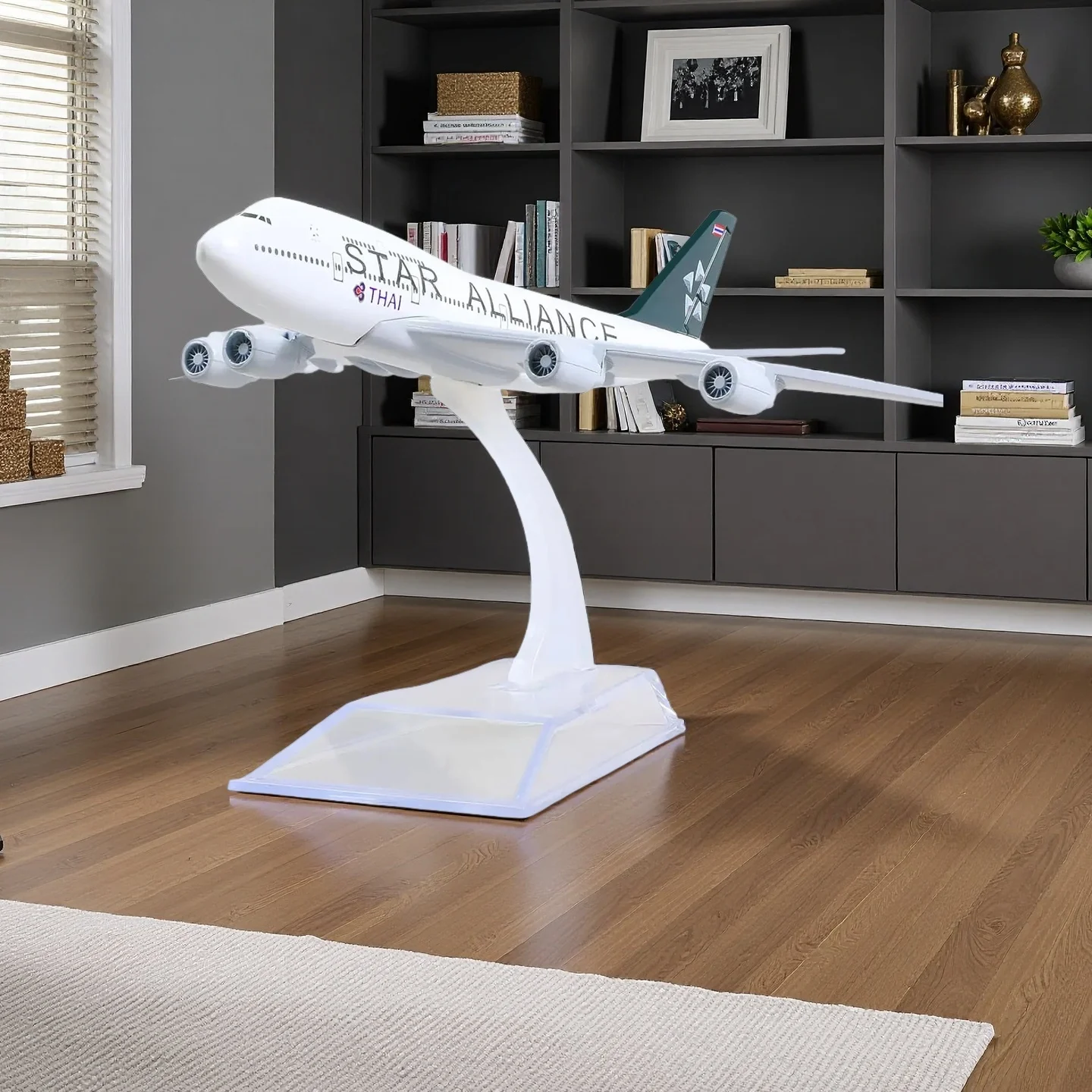 

Alloy Airplane B747 Aircraft 747 Thai Star Alliance Airline 16cm 1/400 Scale Plane Model With Landing Gear Airplanes Decoration