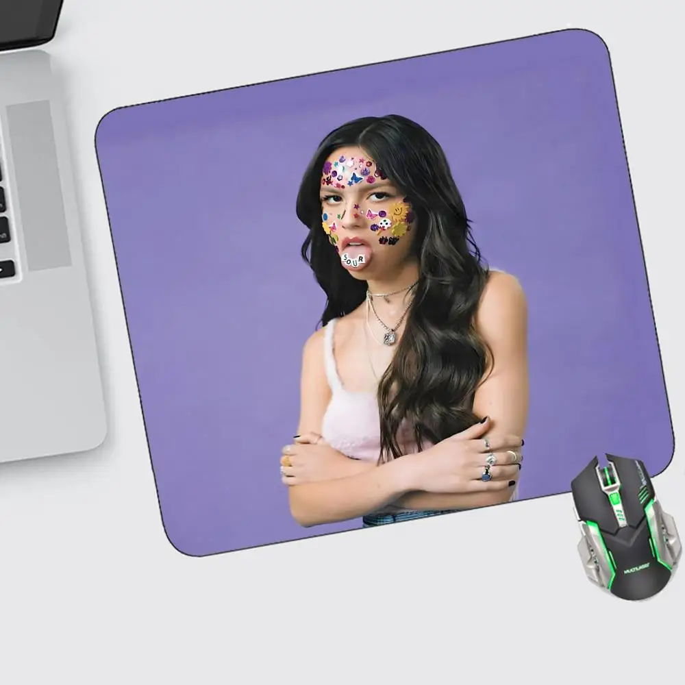 

Singer O-OliviaS R-Rodrigo Mouse Pad Small Gaming Accessories Keyboard Computer Offices Desk Mat Pc Gamer Non-slip Rubber Mouse