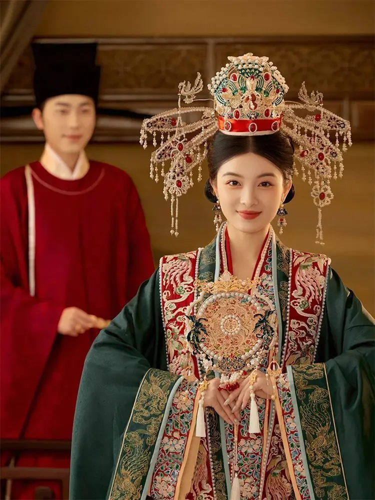 New Song Dynasty Hanfu 2025 Wedding Dress Bride Phoenix Crown Xiacheng Wedding Heavy Industry Chinese Wedding Dress Couple