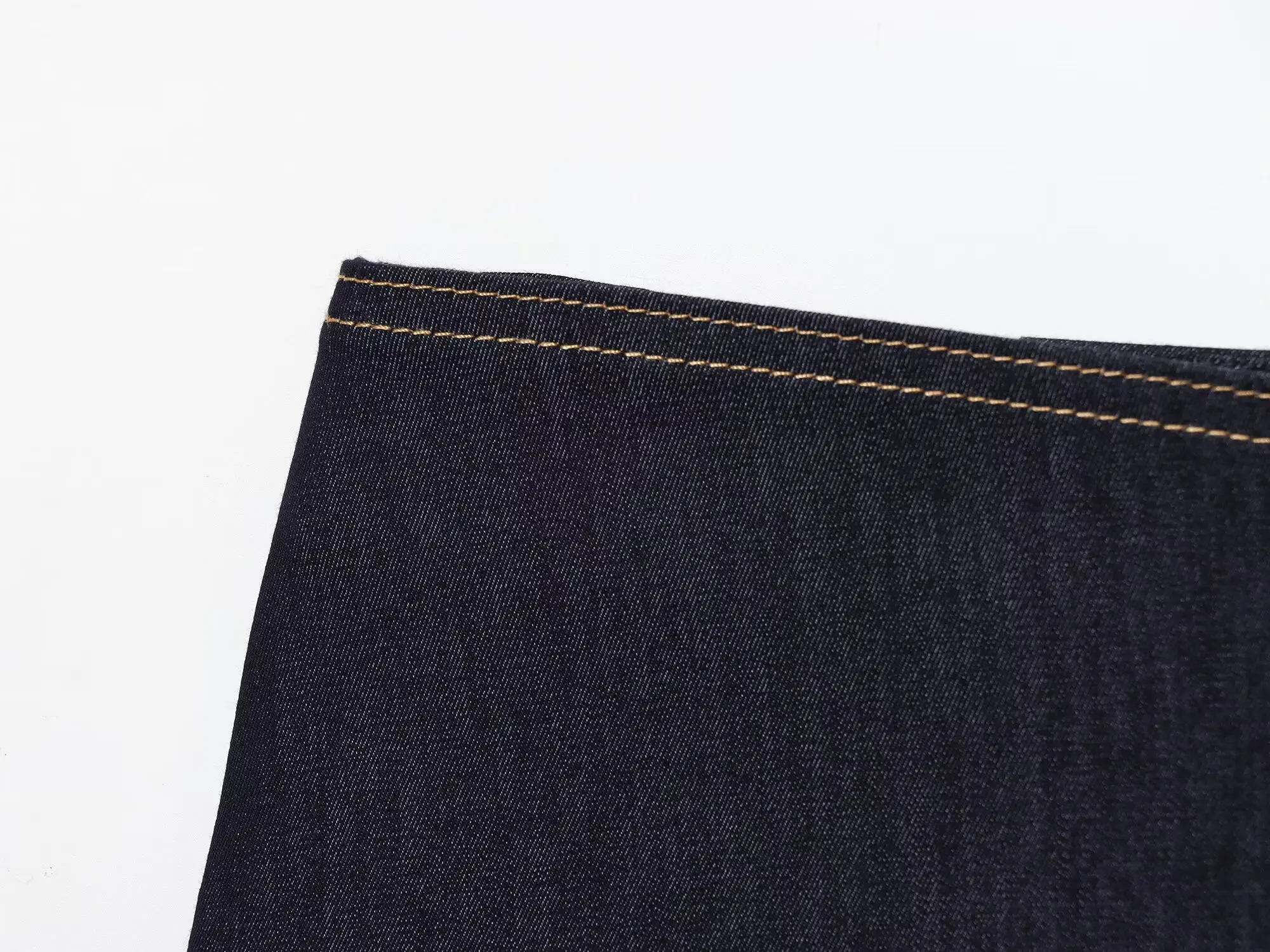 กางเกงขาสั้นทรงคูลอตต์แฟชั่นใหม่ประจำฤดูใบไม้ร่วงปี 2025 ของ DiYiG WOMAN ดีไซน์ตัดสีสันเก๋ไก๋ พร้อมซิปด้านข้าง สไตล์ลำลองสำหรับผู้หญิง