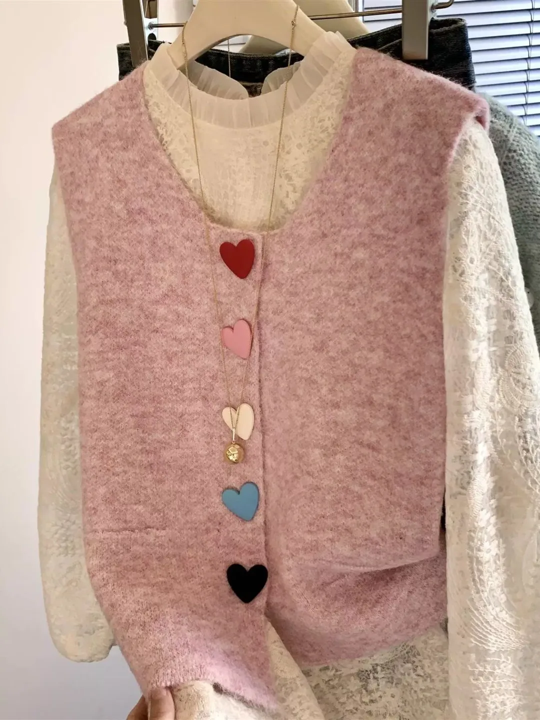  Dopamine Style Knitted Cardigan Vest Women's Spring Autumn New Style Youthful Layering Heart Buckle Top