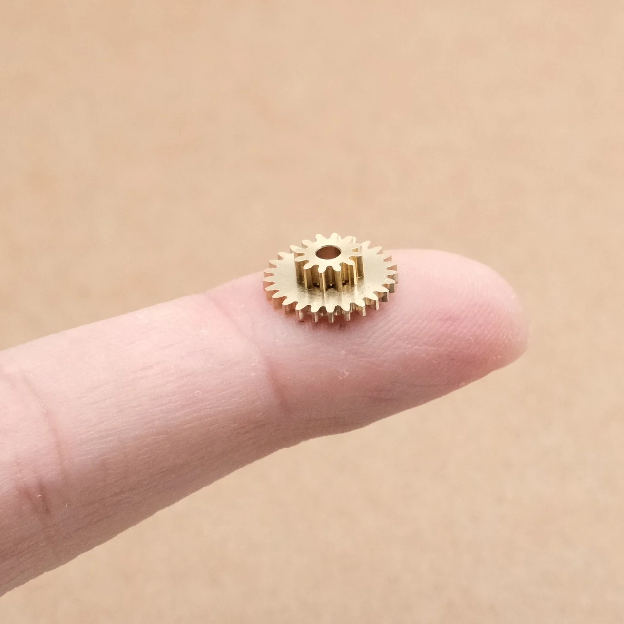 2mm-Hole Precision Transmission Reduction Motor Metal Brass Double-Layer Gear for Intelligent Lock 0.4 Modulus 9-32 Teeth13/29