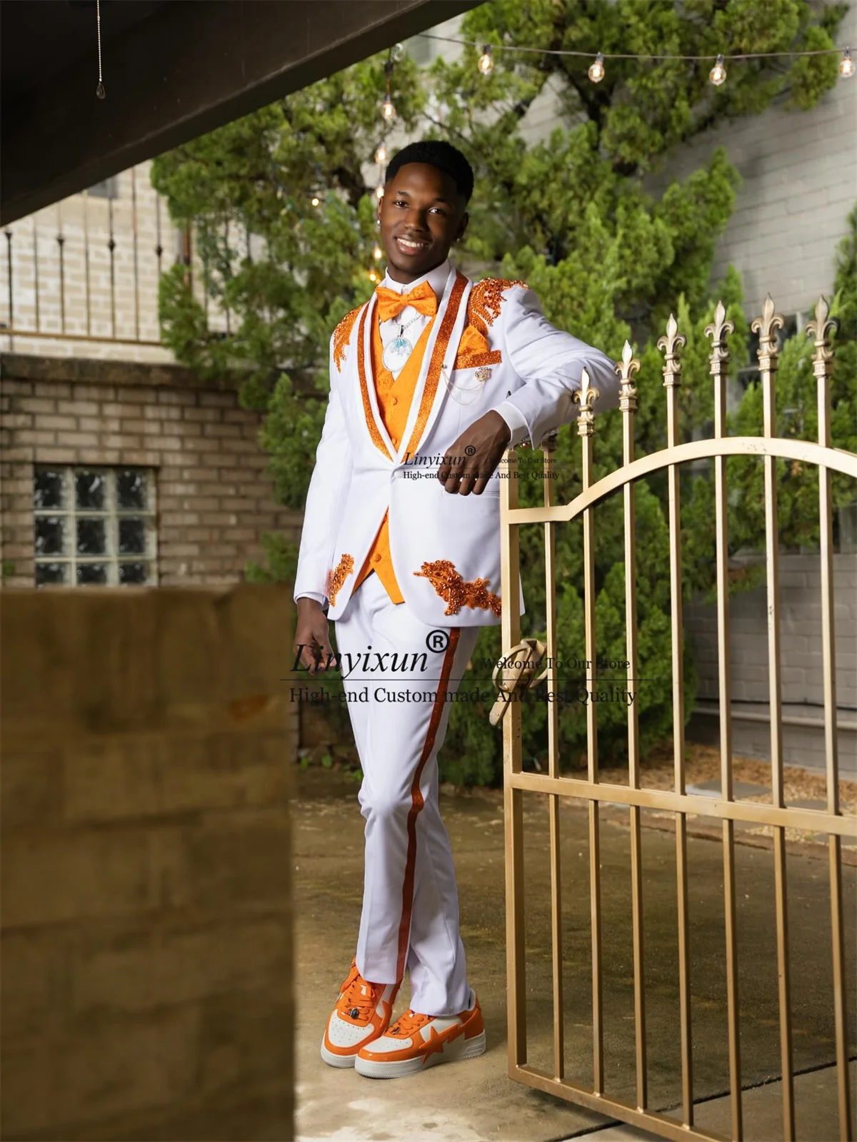 

Роскошный мужской костюм с аппликациями, кружевом и кристаллами, индивидуальный пошив, для жениха, для вечеринки, мужские блейзеры, комплект из 3 предметов, свадебные смокинги, приталенный крой, костюм Homme