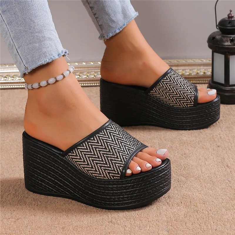 New Sandals Summer 2023 New Women Slippers Wedges Platform Beach Flip Flops Trend High Heels Ladies Shoes Pumps Thick Slides