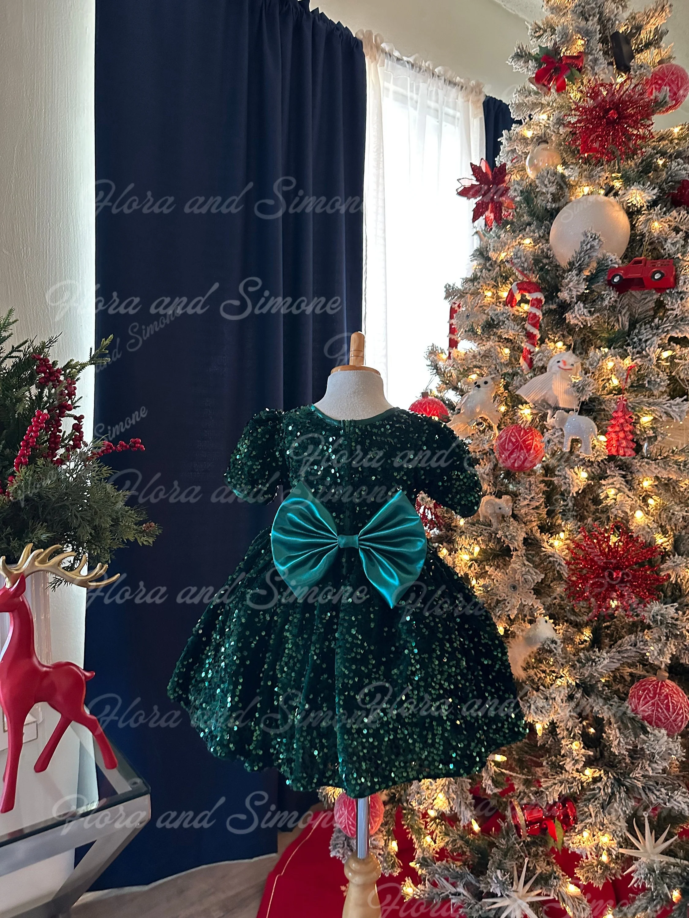 Christmas Green Elegant Velvet Sequin Cap Sleeve Knee Length Flower Girl Dress for  Photoshoot Trendy Twirl Toddler Birthday