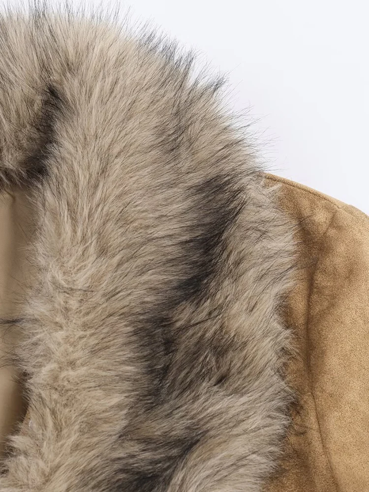 Jaket setelan wanita gaya Eropa, serbaguna, elegan, dan simpel dengan efek kulit suede dan bulu imitasi.