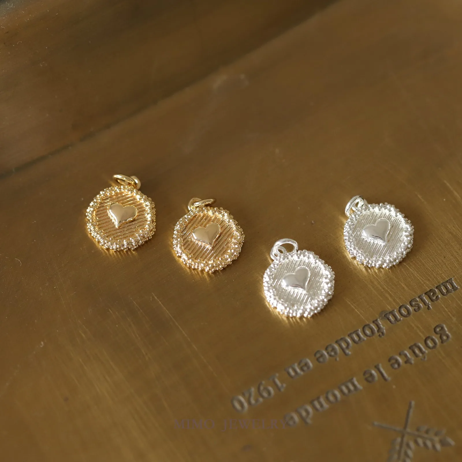 Simple, Fresh, Heart-shaped Texture Round Charms Pendant Supplies DIY Hand Brass Gold Plated Accessories 15x12.7mm