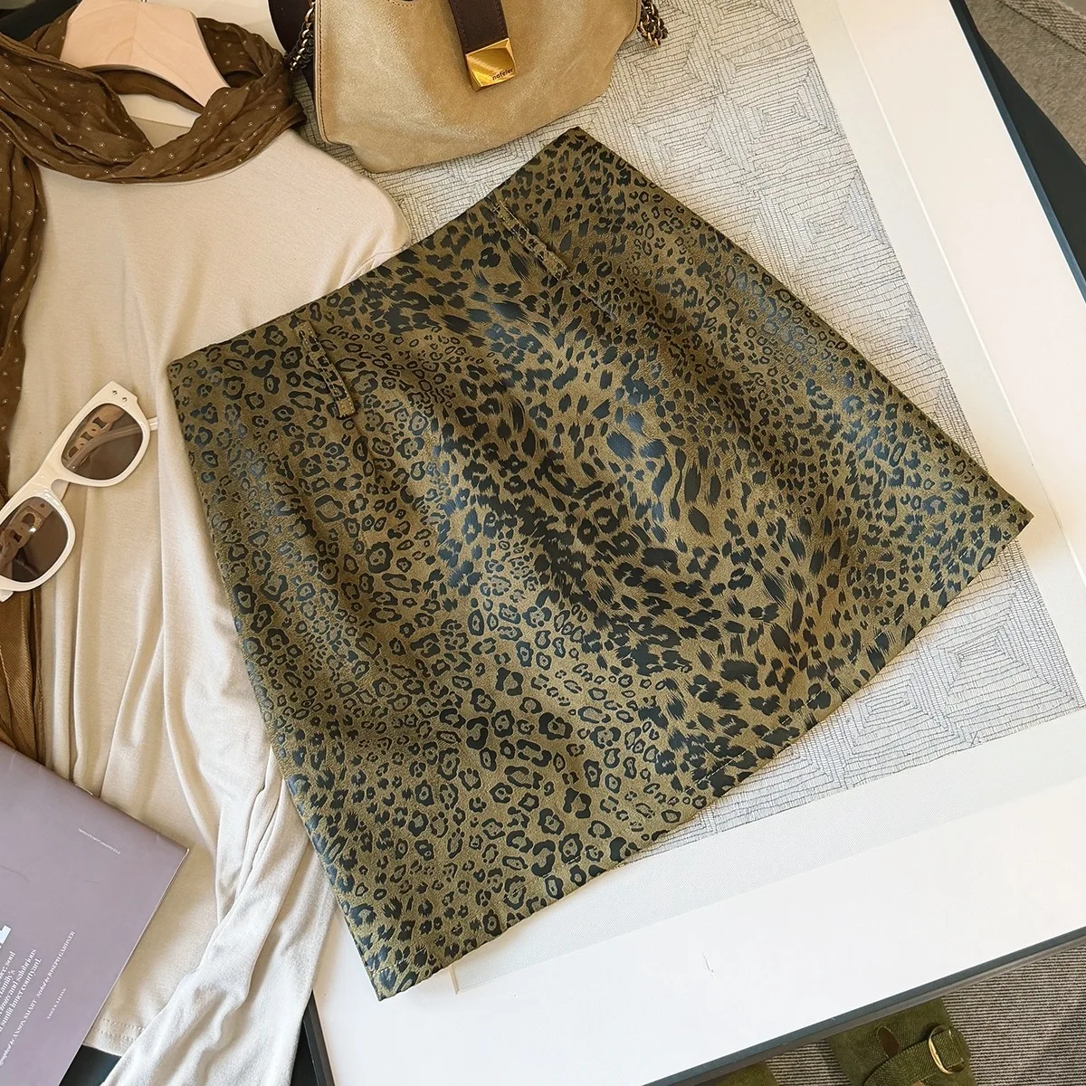 Retro Leopard Print PU Leather Hip Skirt Women Autumn New Fashion High Waist Body Leather Short Skirt
