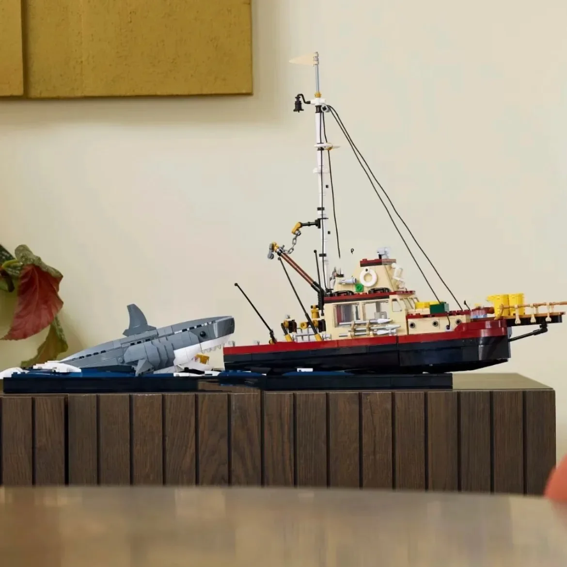 New Jaws Diorama Boat Shark Pirate Ship Building Blocks Compatible legoed Fishing Boaf Model Bricks Toys Birthday Gift For Kid