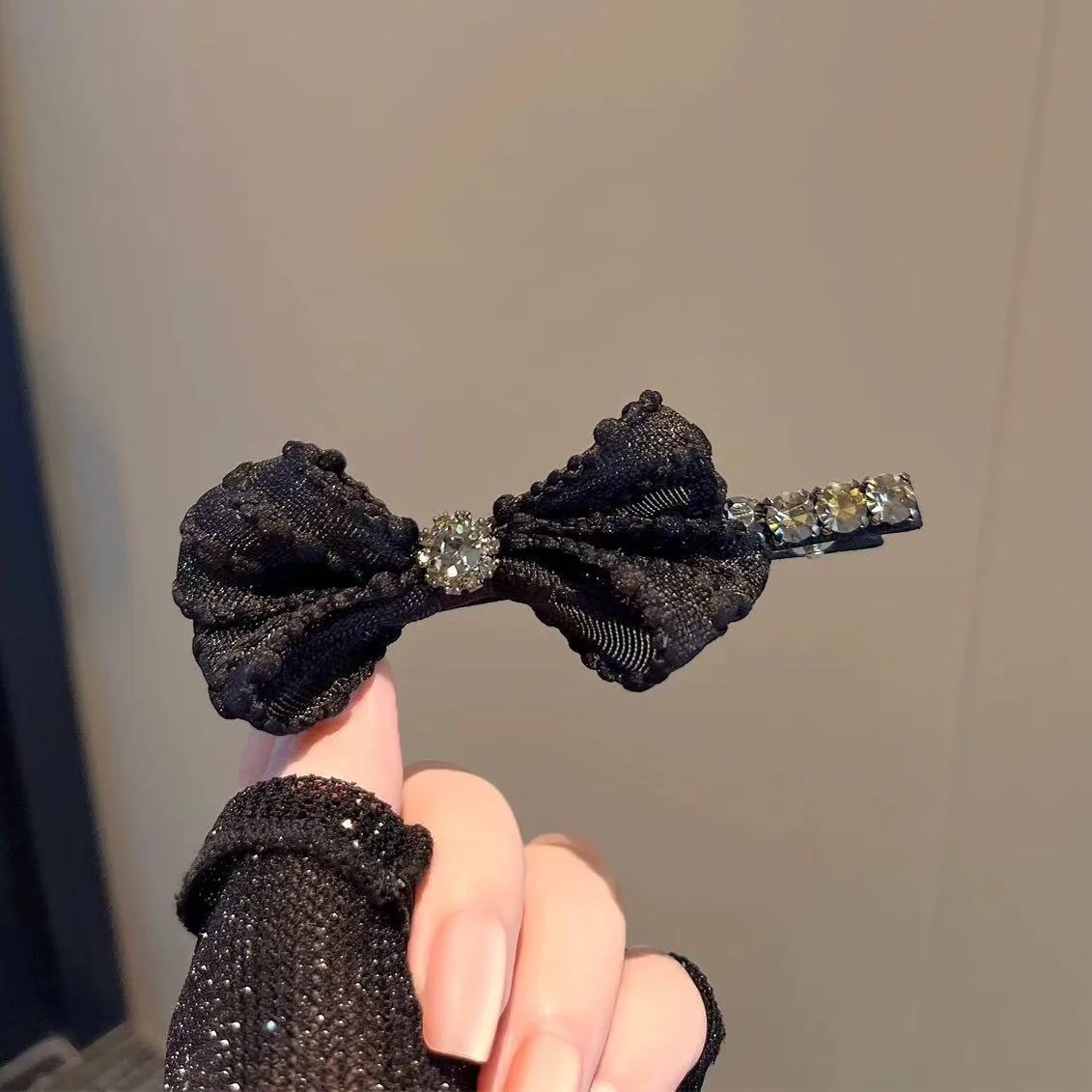 

Elegant Black Lace Butterfly Knot Hairpin with Rhinestones for Women Sparkling Side Hair Clip High Quality Fashion Accessory
