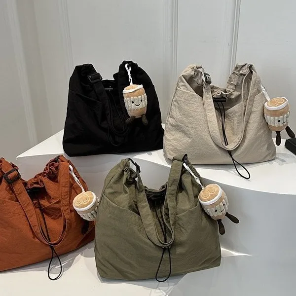 New Large Capacity Versatile Shoulder Bag for Women's Summer Popular Lightweight Shoulder Crossbody Bag Minimalist Tote Handbag
