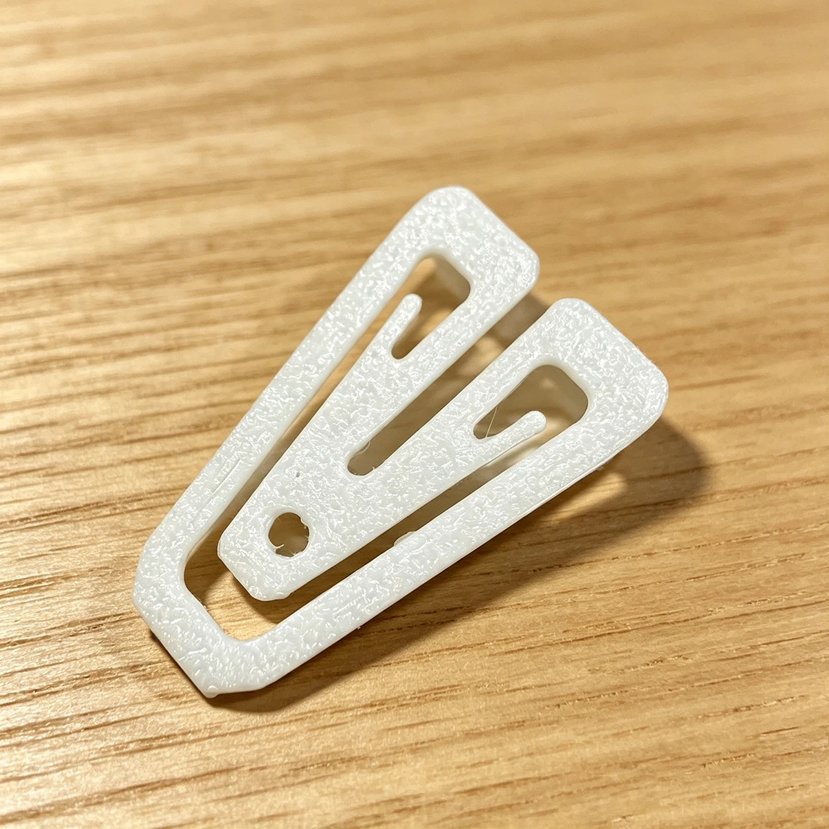 Plastic V-Shaped Paper Clips, Scratch-Free Document and Receipt Fixing Clips, Office Document Classification Plastic Paper Clips