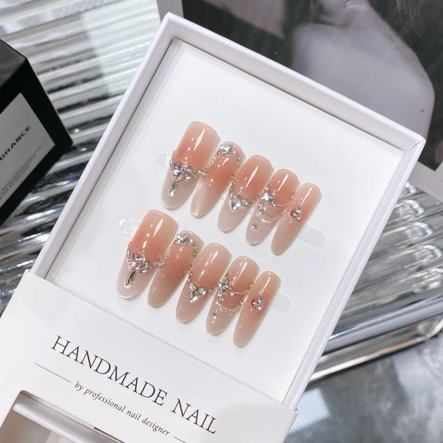 

10Pcs Reuse Finished Fake Nails with Glitter Rhinestone Gradient Pink French Handmade Press on False Nail Wearable Nail Art Tips