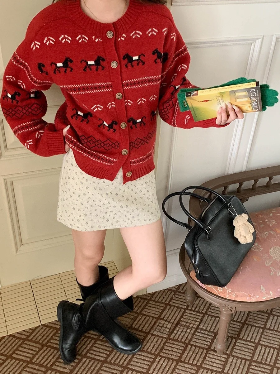 

Cisas Theme Knitted Sweater Women's Red Flower Patterned Open Cardigan Long Sve Regular Fit Online Exclusive 2025 Winter