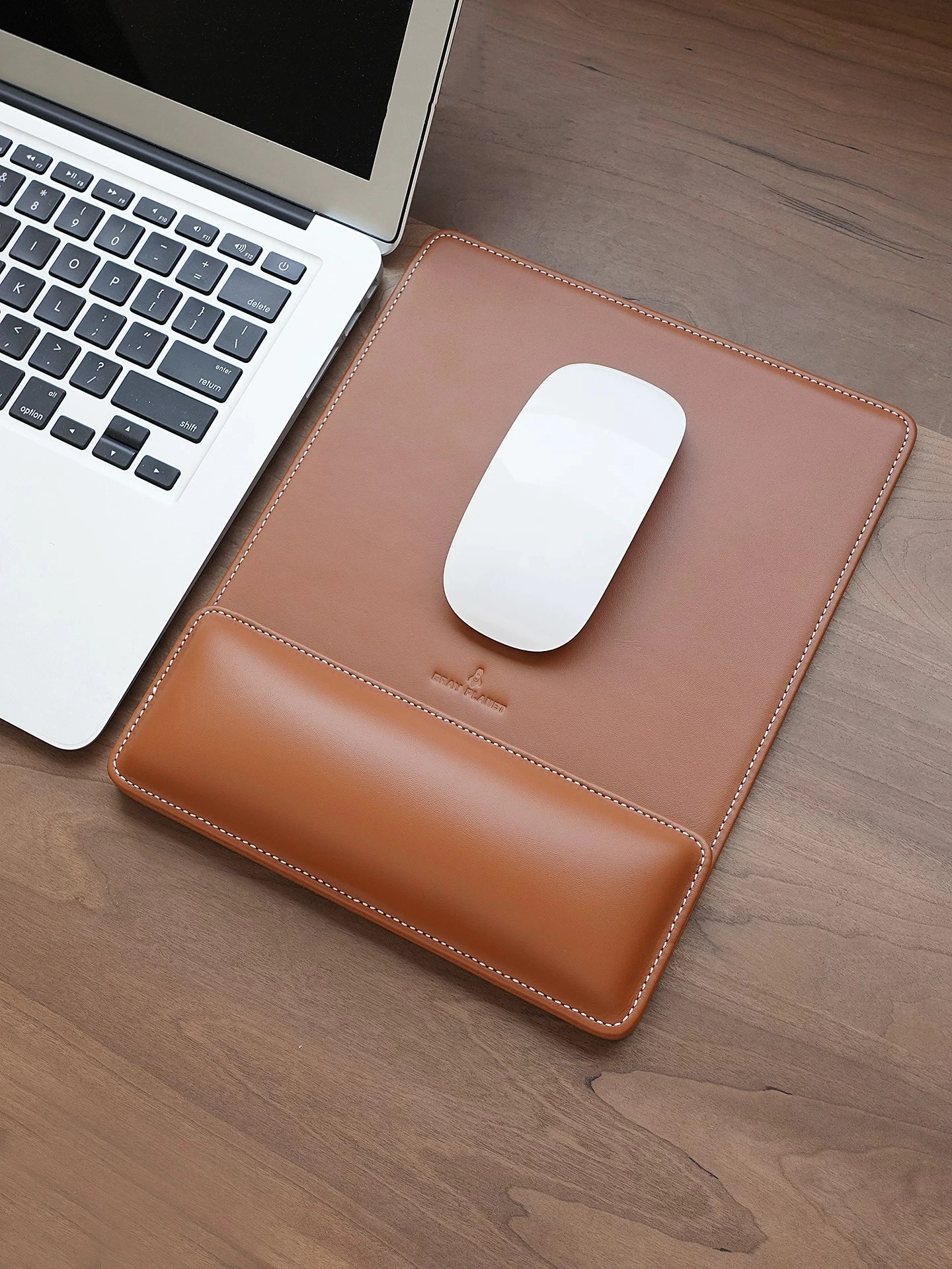Top layer cowhide mouse pad, thickened wrist support, soft and comfortable for office use