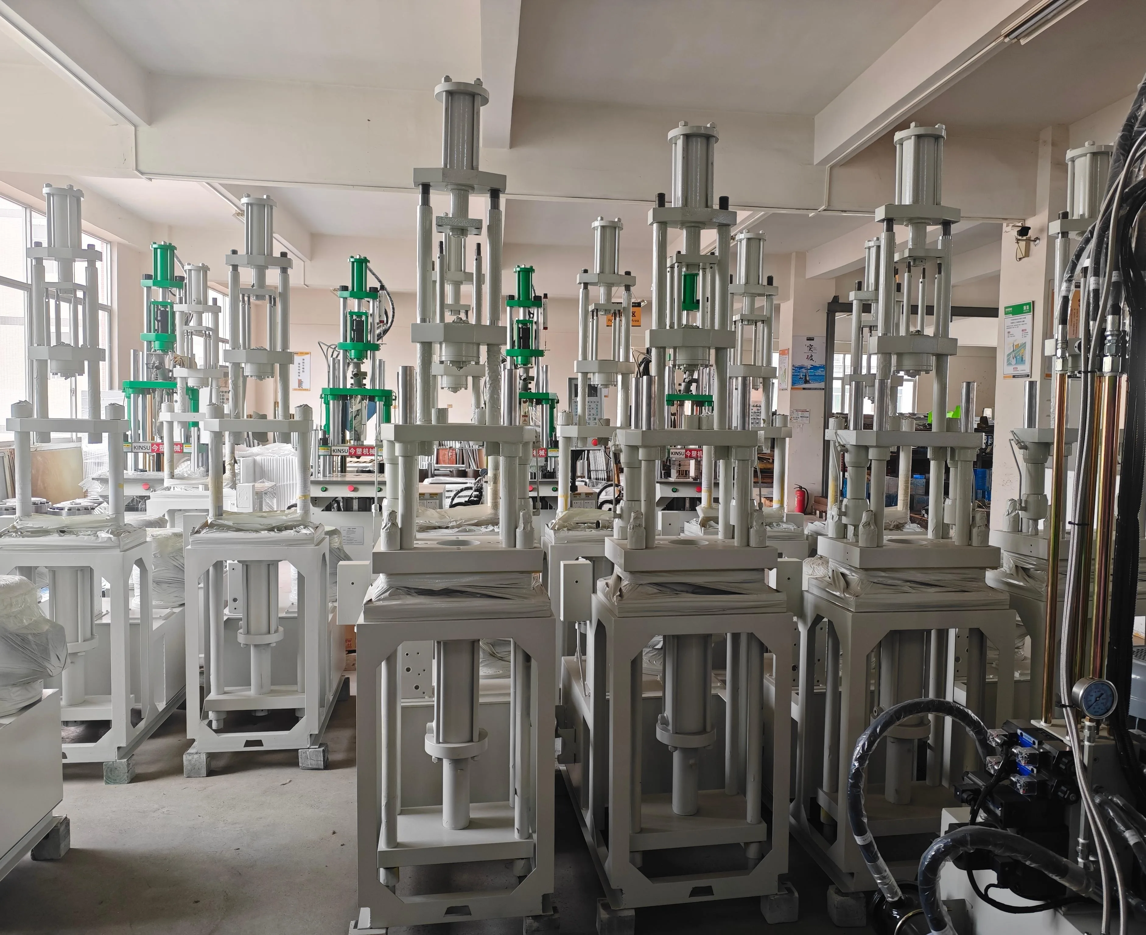 Manvac CE AC DC Plug Vertical Plastic Automatic  Molding Machine
