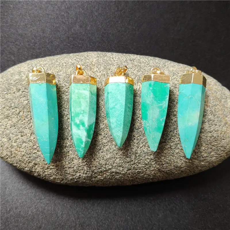 

FUWO Wholesale Faceted Turquoises Spike Pendant,Golden Plated Bullet Shape Green Howlite Accessories For Jewelry Makoing PD091