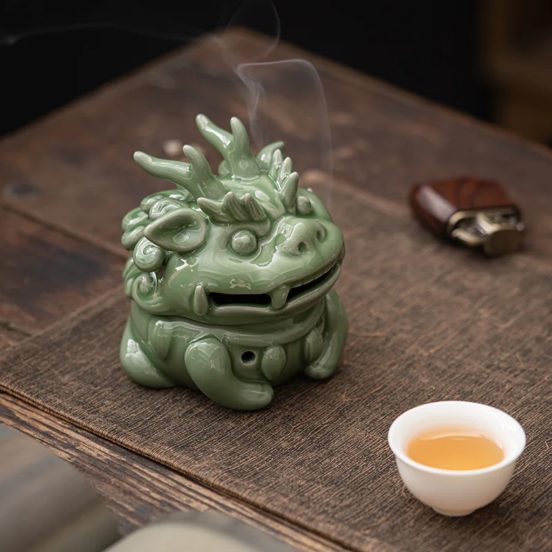 1pc Chinese Ceramic Dragon Incense Burner Ornament Covered Aromatherapy Stove Animal Ornaments Household Sacrificial Supplies