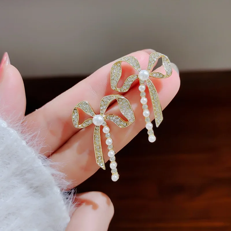 Trendy Hollow Twist Bowknot Drop Earrings for Women Party Elegant Sweet Jewelry Geometry Crystal Imiation Pearl Dangle Earrings