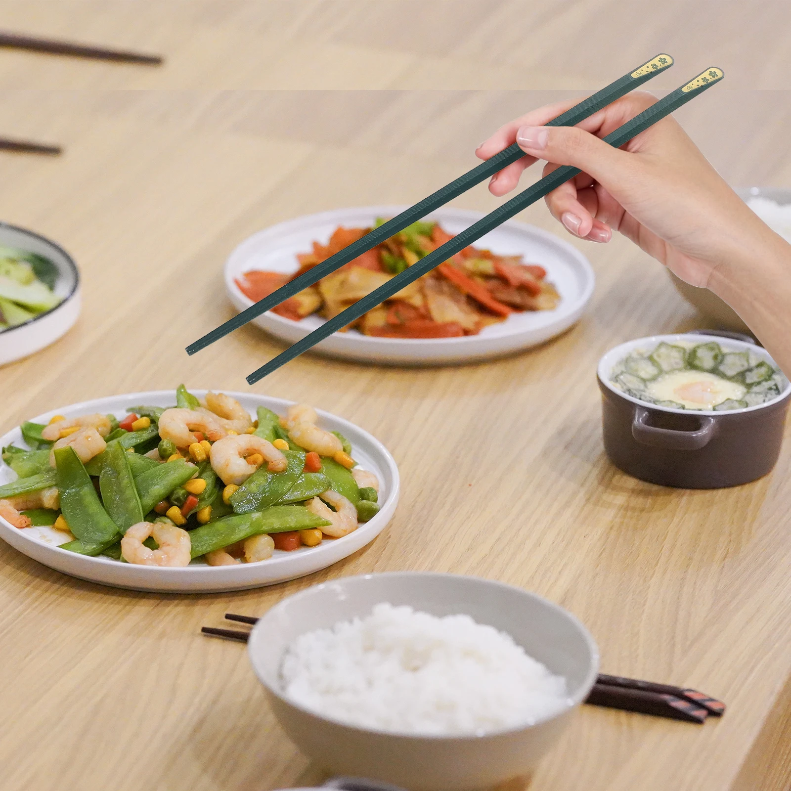 

8pcs Reusable Anti-Slip Fiberglass Chopsticks Japanese Chinese Style Heat Resistant Sushi Sticks For Kitchen Travel